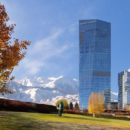 Hotel The Ritz-Carlton, Almaty Exterior foto