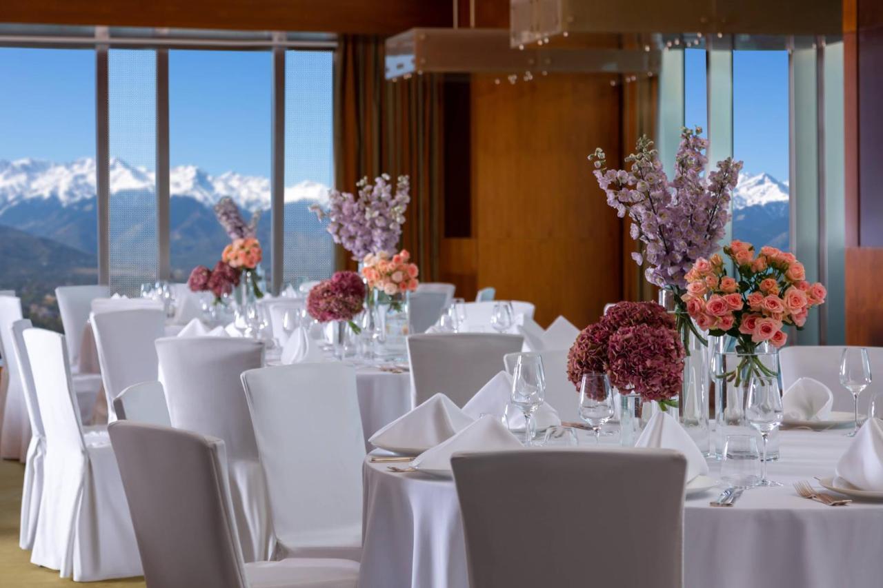 Hotel The Ritz-Carlton, Almaty Exterior foto
