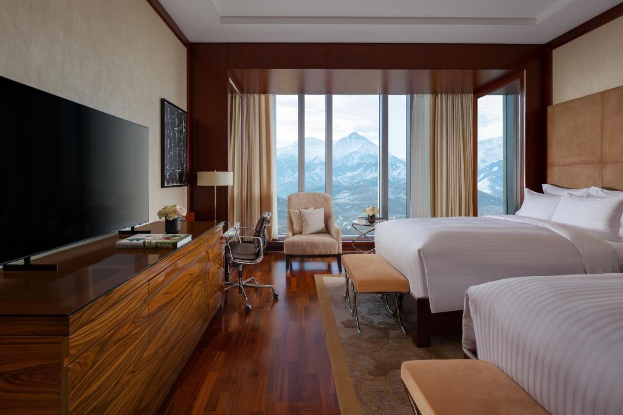 Hotel The Ritz-Carlton, Almaty Exterior foto