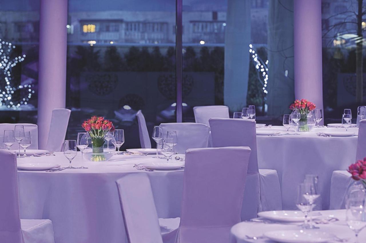 Hotel The Ritz-Carlton, Almaty Exterior foto