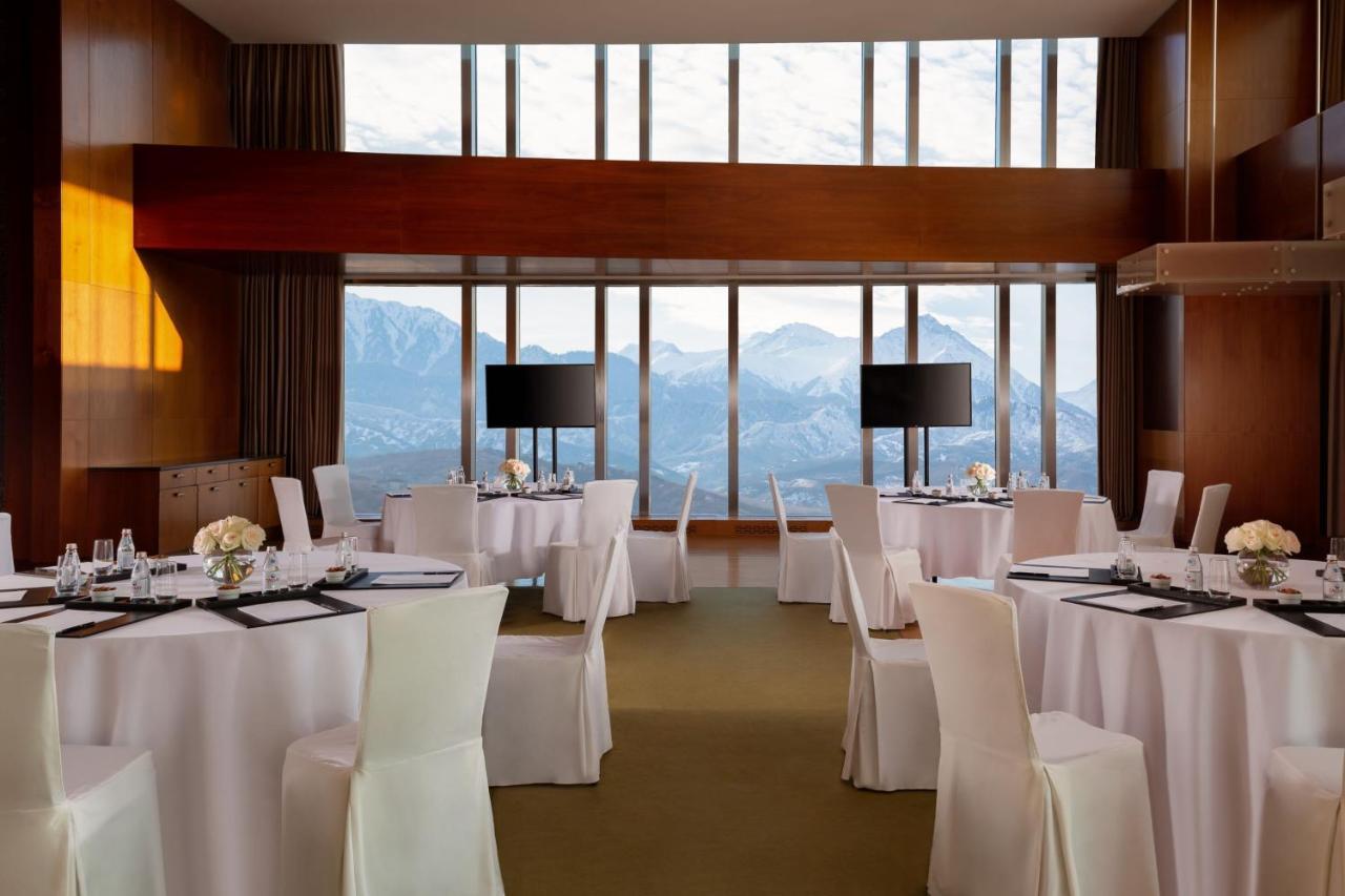 Hotel The Ritz-Carlton, Almaty Exterior foto