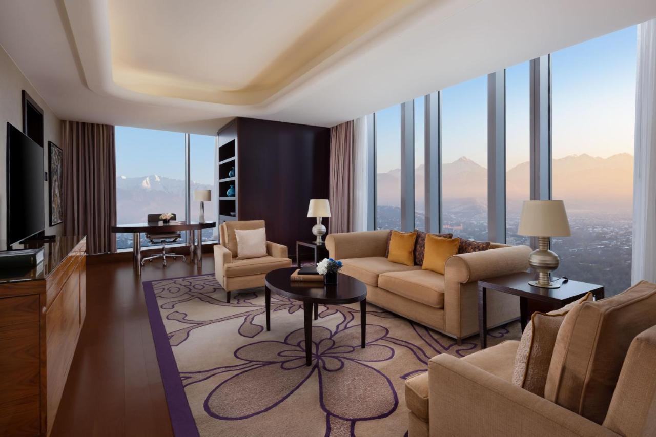 Hotel The Ritz-Carlton, Almaty Exterior foto