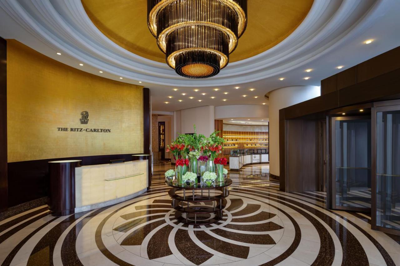 Hotel The Ritz-Carlton, Almaty Exterior foto