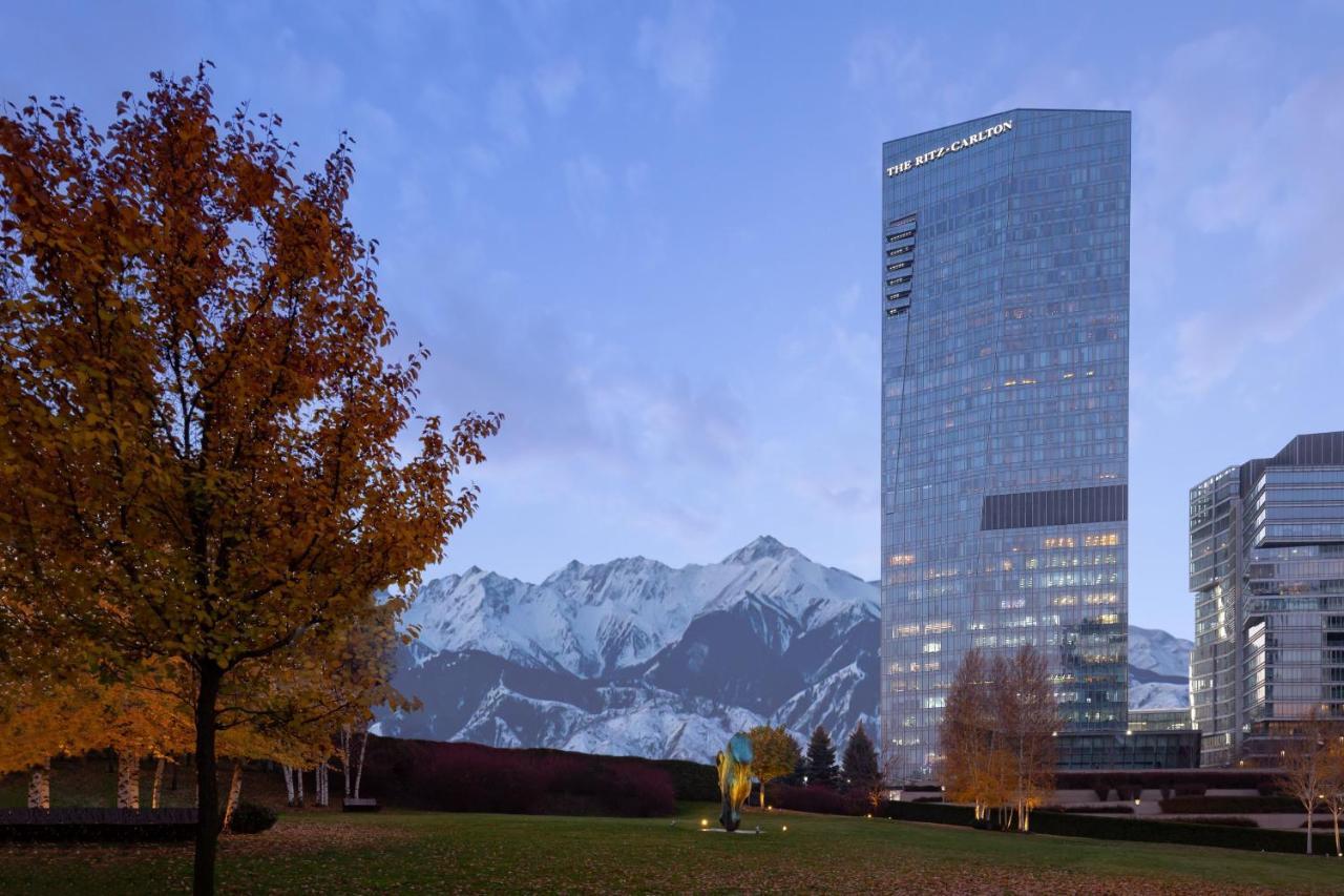 Hotel The Ritz-Carlton, Almaty Exterior foto