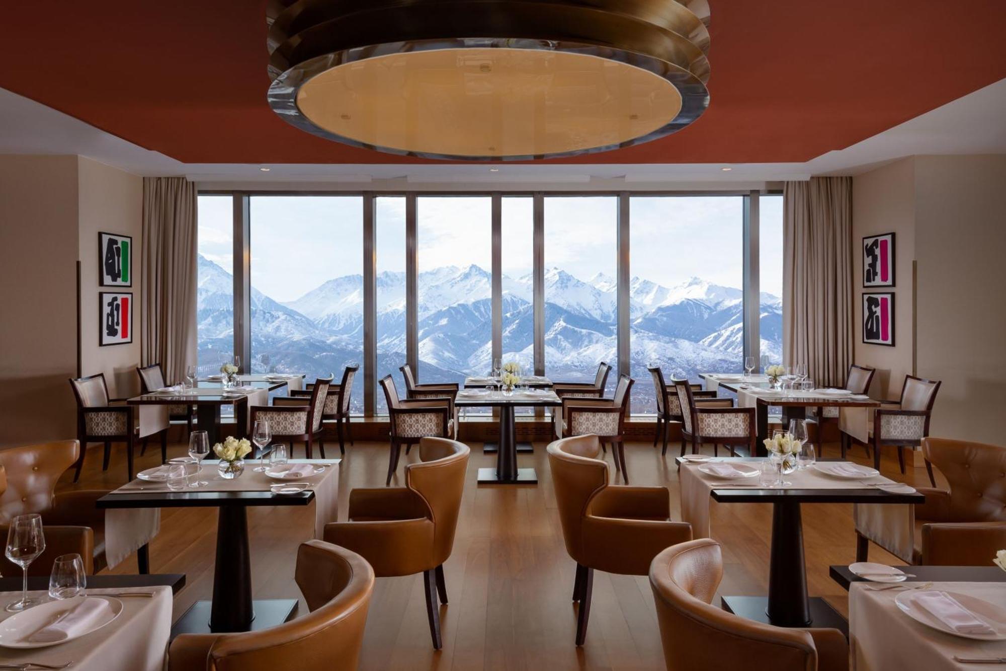 Hotel The Ritz-Carlton, Almaty Exterior foto