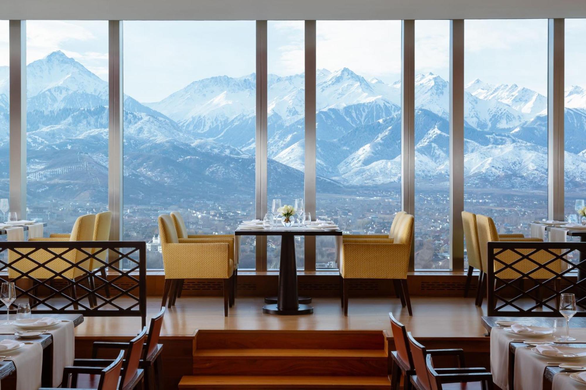 Hotel The Ritz-Carlton, Almaty Exterior foto