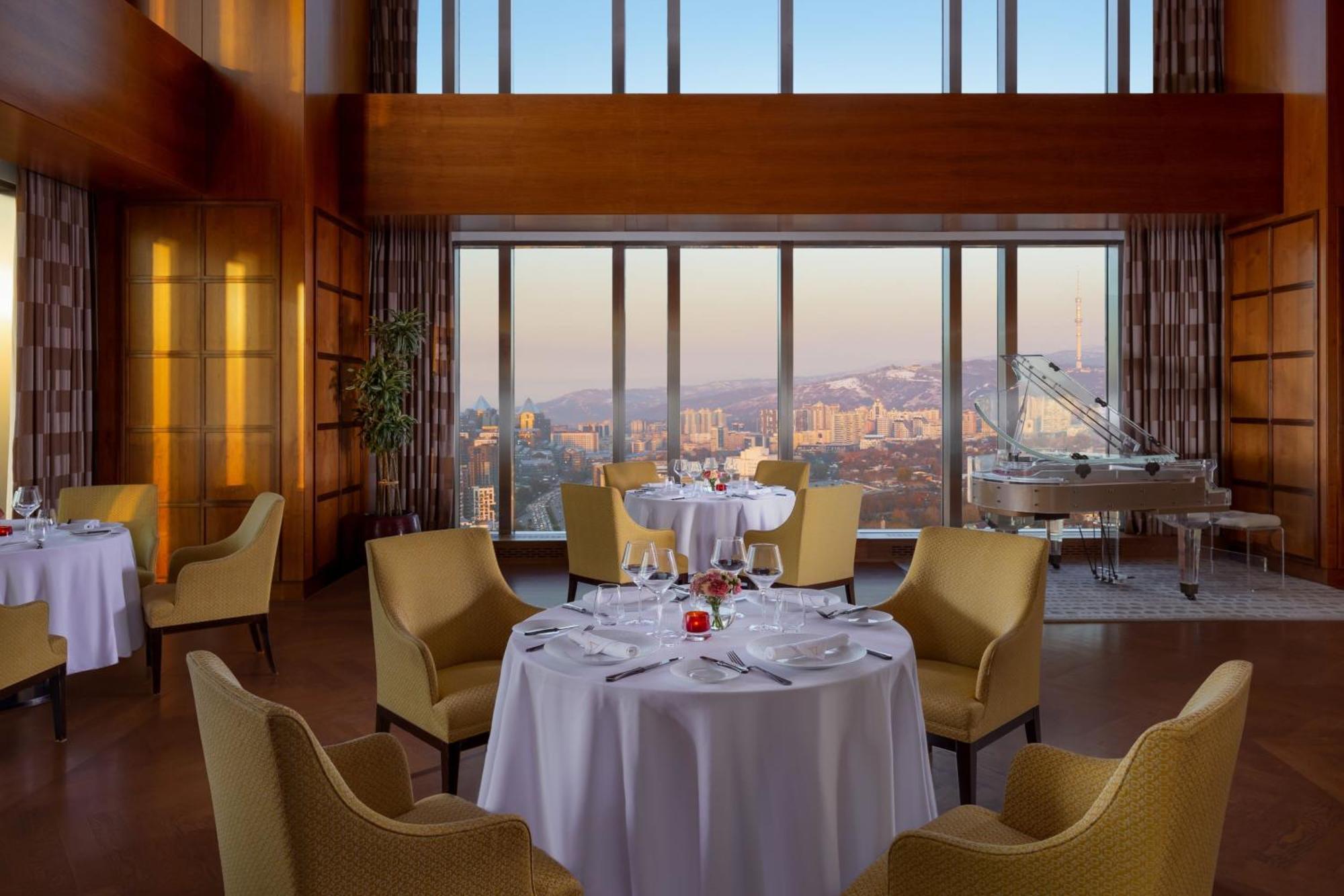 Hotel The Ritz-Carlton, Almaty Exterior foto